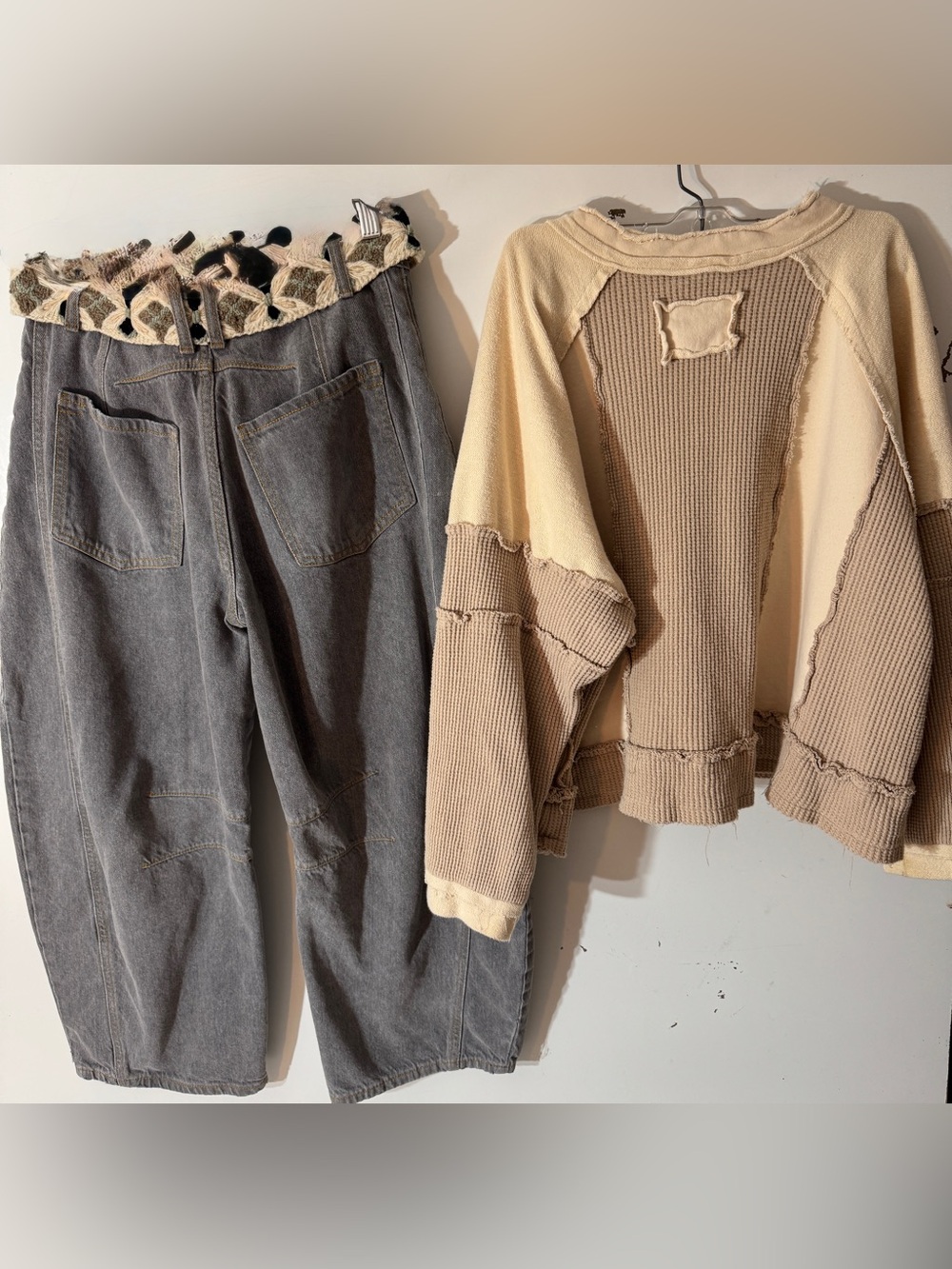 FREE PEOPLE - 3 PIECE SET! WE THE FREE GOOD LUCK BARREL JEANS, BELT & JERSEY! - Picture 2 of 5